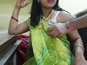 Mumbai Ashu gets her Indian vulva ruined by firm-core office chief in supah sizzling homemade vid