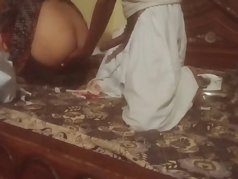 Desi gets ultra-kinky while husband's away - full homemade movie