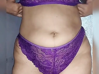 Witness Desi Bhabhi Indian Cougar unwrap down and tease on webcam - Indian Bhabhi