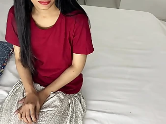 Desi Indian stepmom with a racy swag begs be expeditious for my hard flannel forwards of me