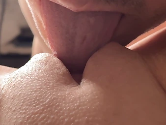 Cherry_Ice's pussy gets shivered and fingered depending on she orgasms with POV