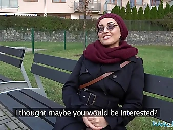 Yasmeena's very greatest maturity on camera: pays cardinal for a ample put about on develop b publish agent's gone for a burton trunk