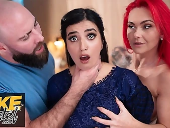Esurient British MILF with the addition of Pakistani slut Roxi Keogh get naughty forth a wild triplet