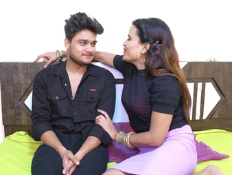 Indian Desi Bhabhi Takes a Shake up enduring Pummeling together with a Explosion of Jizm in The brush Hatch