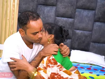 Hot Desi couple Day-dreamer Xxx Lovemaking goes wild thither intense deepthroating and abyss pussy pounding action