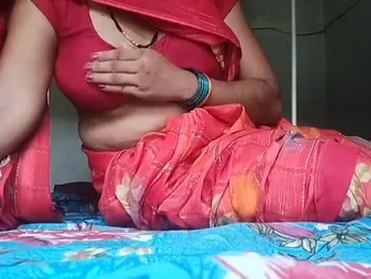 Watch this queasy Indian step-sister-in-law finger her juicy pussy plus here a warm bath back her giant fuck box