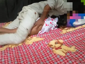 Witness this torrid Sri Lankan couple's messy chat hand job & insatiable school hook-up nearly A Sri Lankan prop is having hook-up while talking gungy nearly a torch for